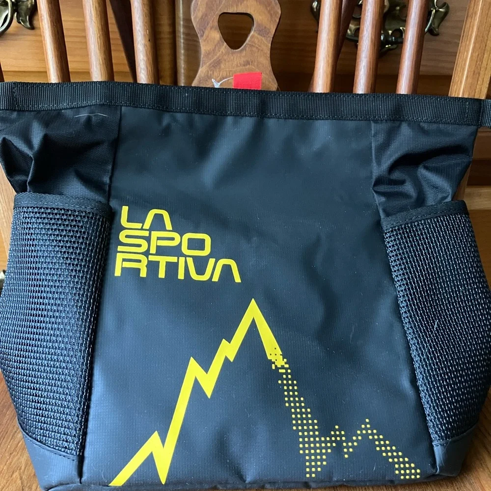 La Sportiva Black and Red Chalk Bag, brand new - Picture 6 of 7